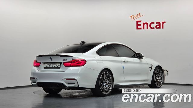 BMW M4 2018 — photo 2
