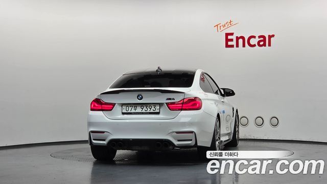 BMW M4 2018 — photo 4
