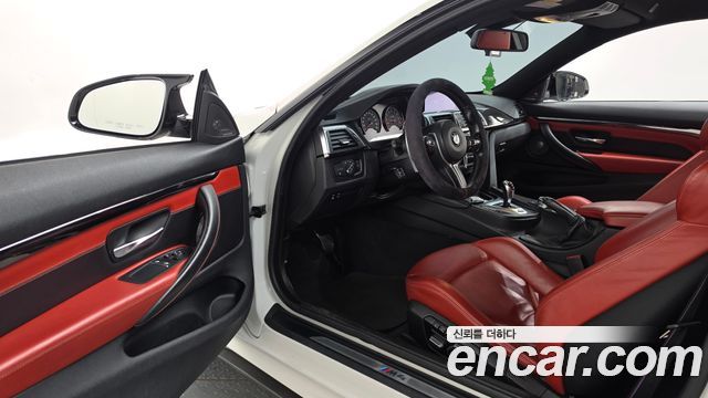 BMW M4 2018 — photo 10