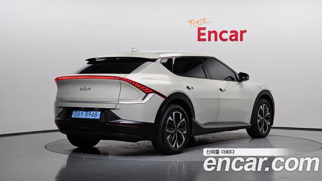 Kia EV6 2023 — photo 2