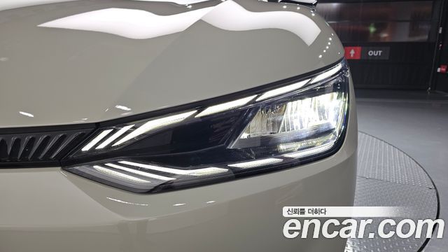 Kia EV6 2023 — photo 8