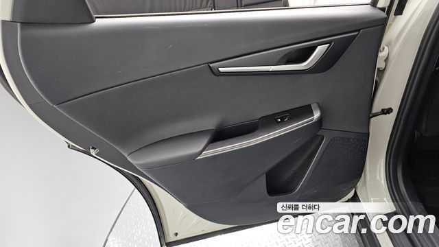 Kia EV6 2023 — photo 15
