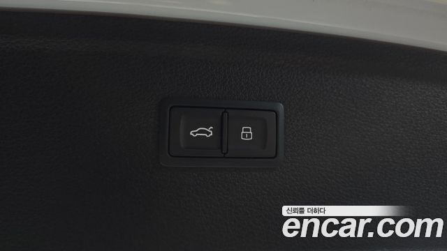 Audi SQ5 2021 — photo 27
