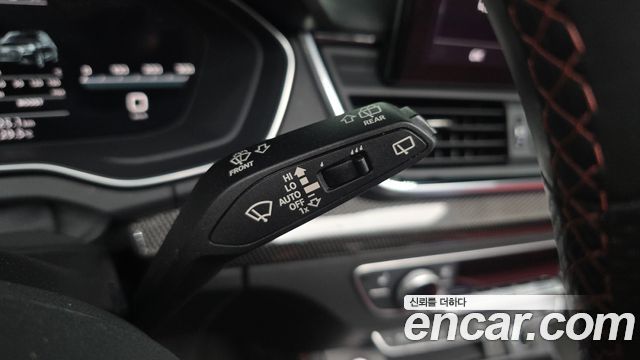Audi SQ5 2021 — photo 32