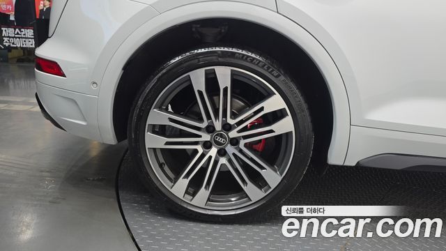 Audi SQ5 2021 — photo 33