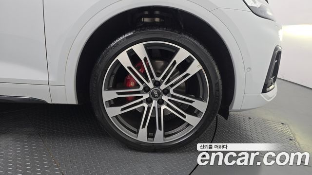 Audi SQ5 2021 — photo 34