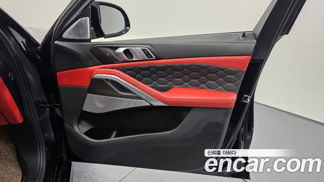 BMW X6M 2022 — photo 15