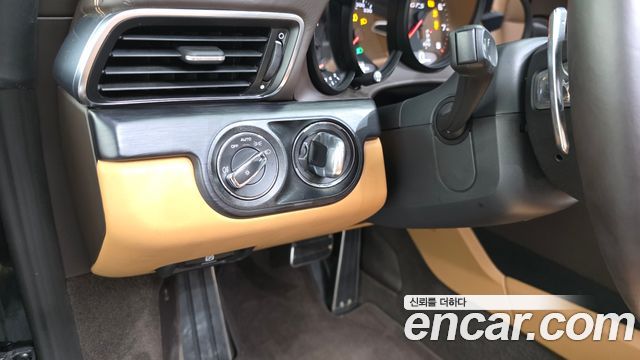 Porsche 911 2019 — photo 14