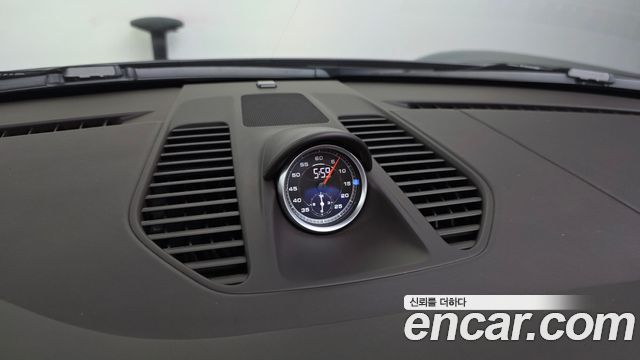Porsche 911 2019 — photo 18