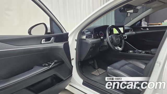 Kia K5 2023 — photo 13