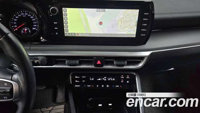 Kia K5 2023 — photo 19