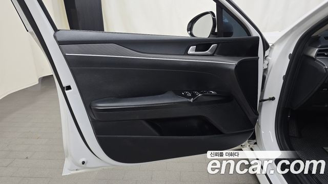 Kia K5 2023 — photo 14