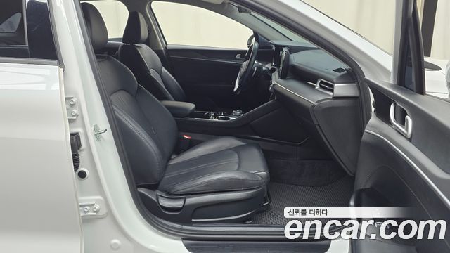Kia K5 2023 — photo 16