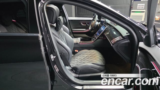 Mercedes-Benz S-Class 2023 — photo 17