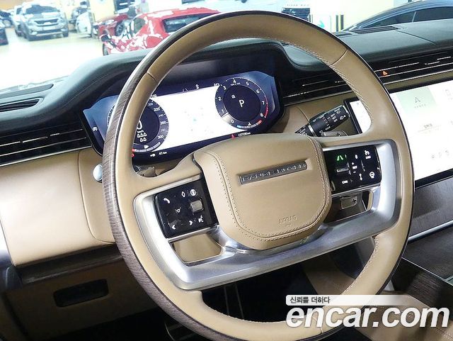 Land Rover Range Rover 2024 — photo 12