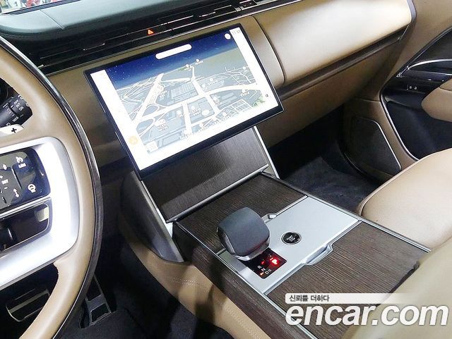 Land Rover Range Rover 2024 — photo 14