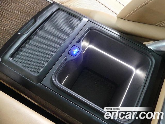 Land Rover Range Rover 2024 — photo 16