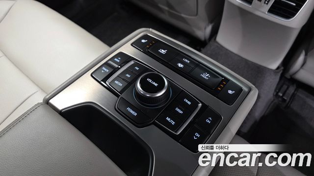 Hyundai Genesis 2016 — photo 25