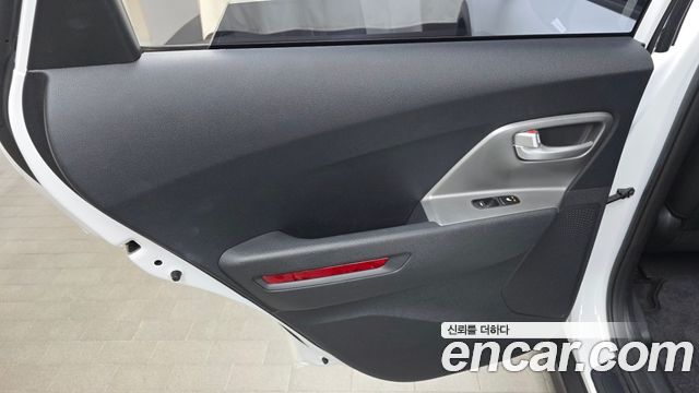 Kia Niro 2024 — photo 15