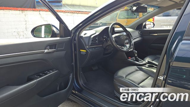 Hyundai AVANTE 2019 — photo 10