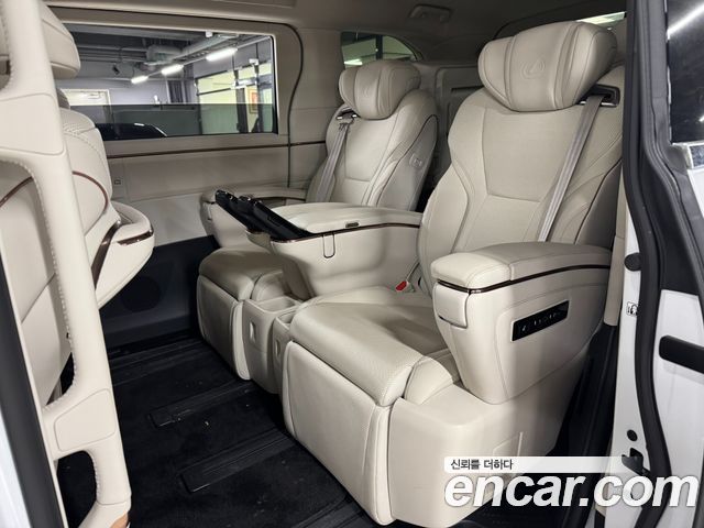 Lexus LM 2025 — photo 11