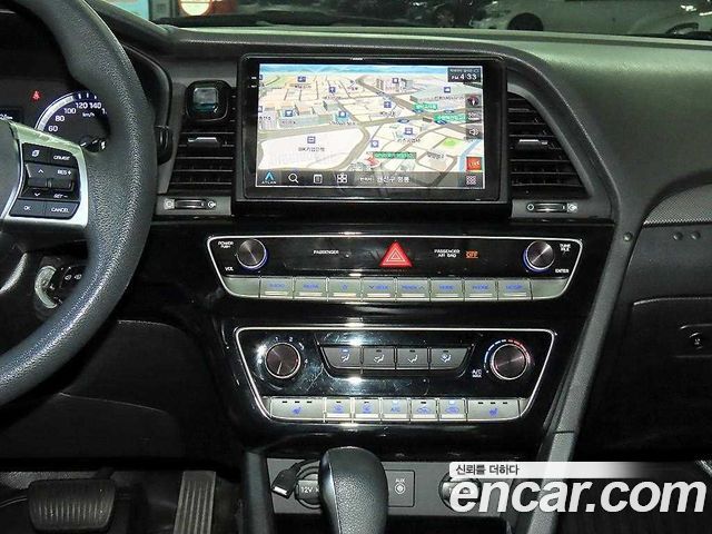 Hyundai Sonata 2018 — photo 11