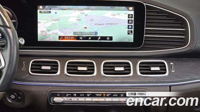 Mercedes-Benz GLS-Class 2022 — photo 19