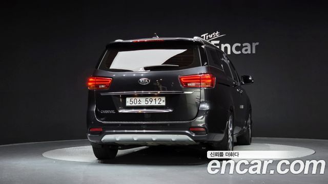 Kia Canival 2019 — photo 4