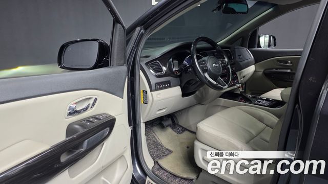 Kia Canival 2019 — photo 10