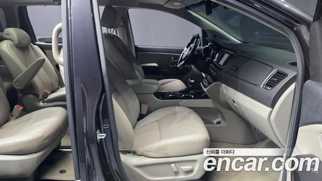 Kia Canival 2019 — photo 11