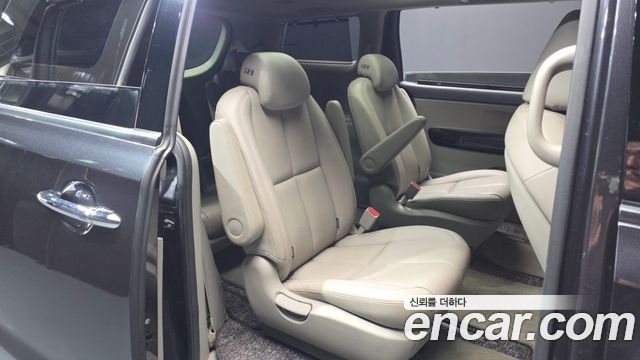 Kia Canival 2019 — photo 12