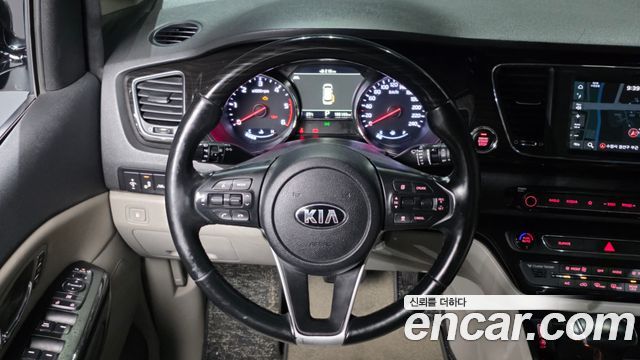 Kia Canival 2019 — photo 13