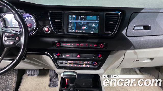 Kia Canival 2019 — photo 14