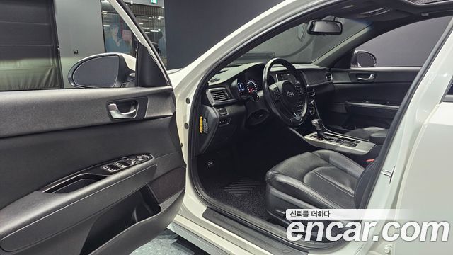 Kia K5 2017 — photo 13