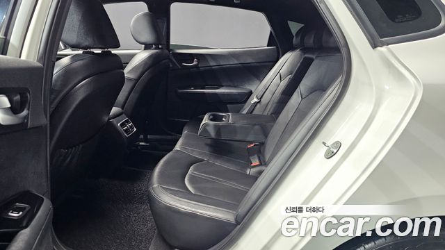 Kia K5 2017 — photo 18