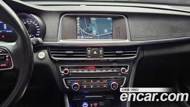 Kia K5 2017 — photo 20