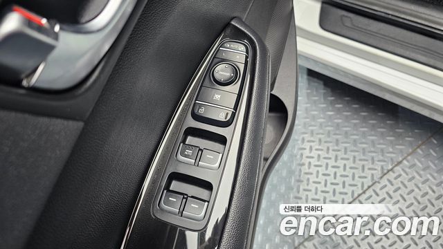 Kia K5 2017 — photo 23