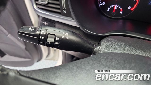 Kia K5 2017 — photo 24