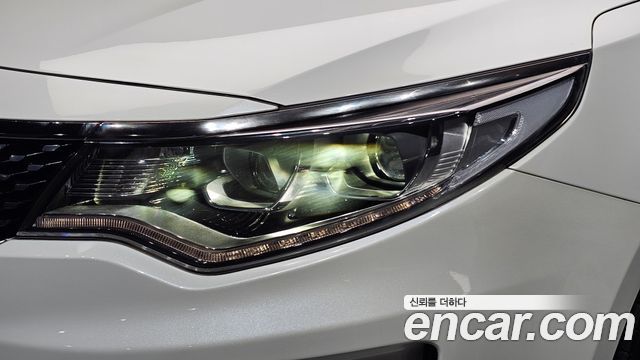 Kia K5 2017 — photo 8