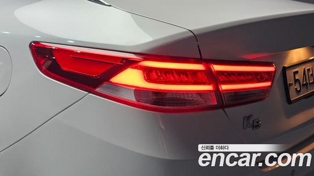 Kia K5 2017 — photo 9