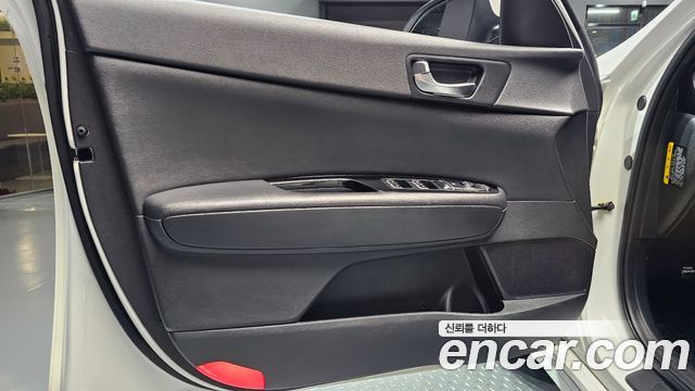 Kia K5 2017 — photo 14