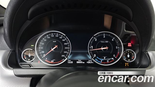 BMW 6-Series 2017 — photo 11