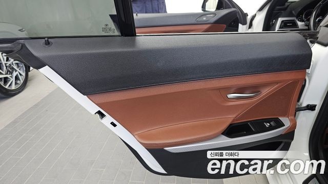 BMW 6-Series 2017 — photo 15