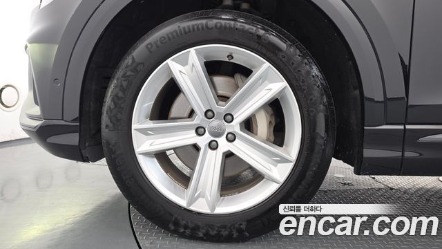 Audi Q8 2021 — photo 5