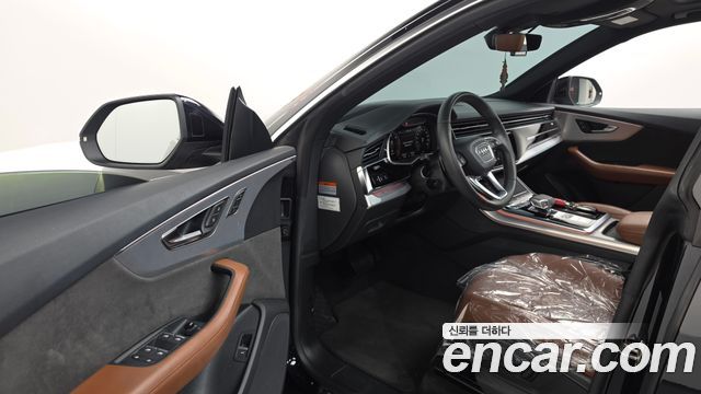 Audi Q8 2021 — photo 13