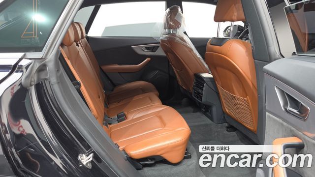 Audi Q8 2021 — photo 17