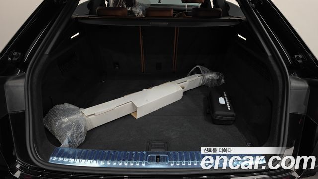 Audi Q8 2021 — photo 25