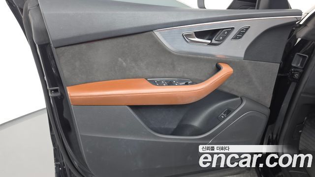 Audi Q8 2021 — photo 14