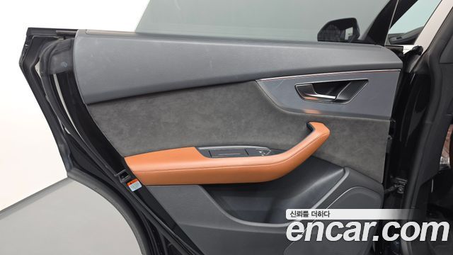Audi Q8 2021 — photo 15