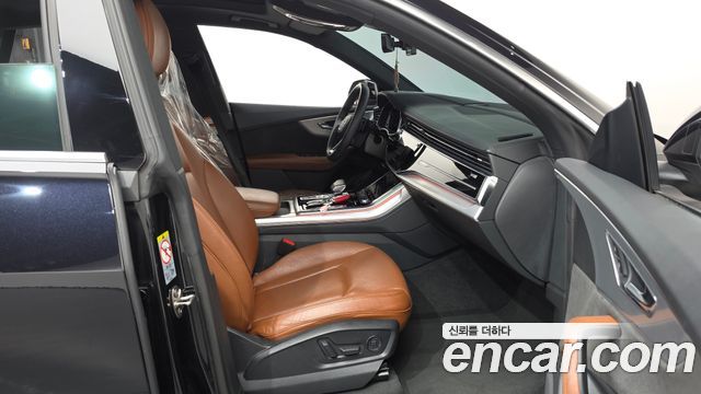 Audi Q8 2021 — photo 16